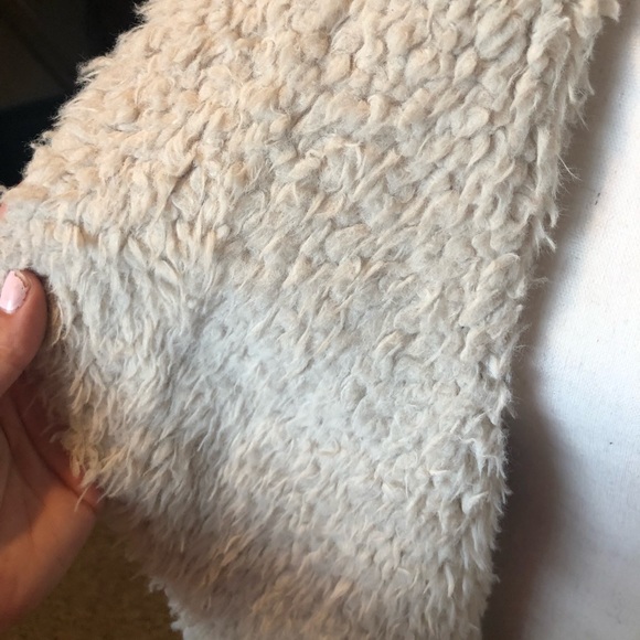 Faux Fur Vest - Picture 3 of 3